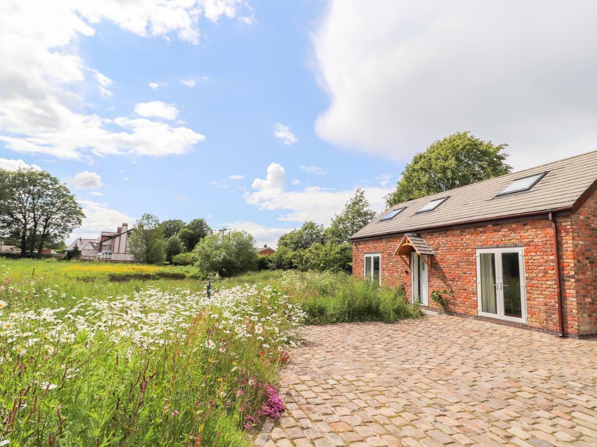 The Stables Villa Frodsham Eksteriør bilde