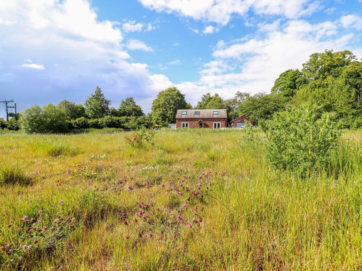 The Stables Villa Frodsham Eksteriør bilde
